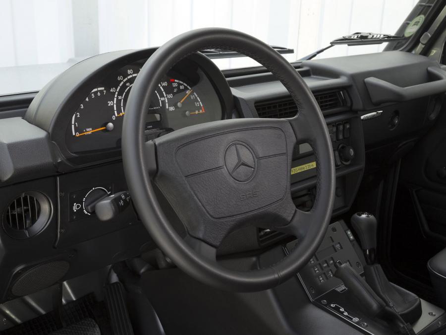  Mercedes-Benz G300 CDI Professional 2010 года  (фото 4 из 35)
